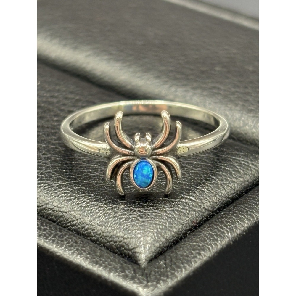 New Condition Sterling Silver Lab Blue Opal Spider Dainty Ring Size 7 D14